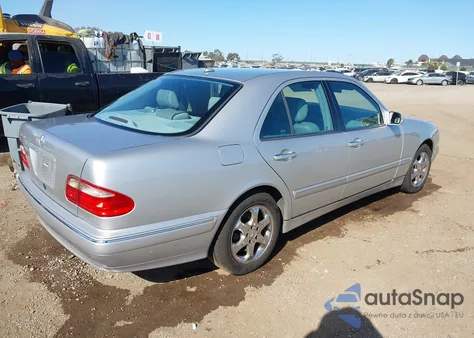 2002 Mercedes-Benz E 320 Special Edition z USA, uszkodzony, nr VIN WDBJF65J52B396892
